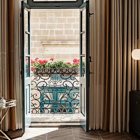 1926 La Galerie Boutique Art 4*