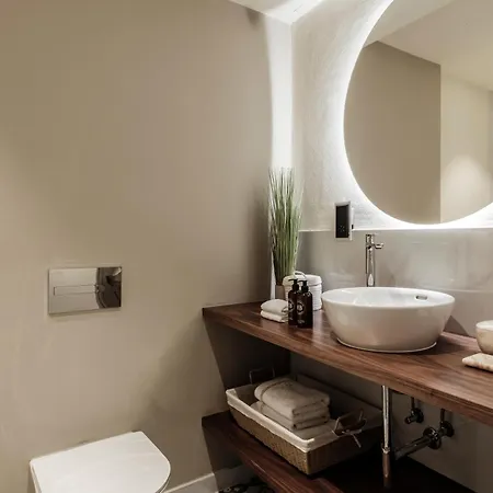 1926 La Galerie Boutique Art 4*