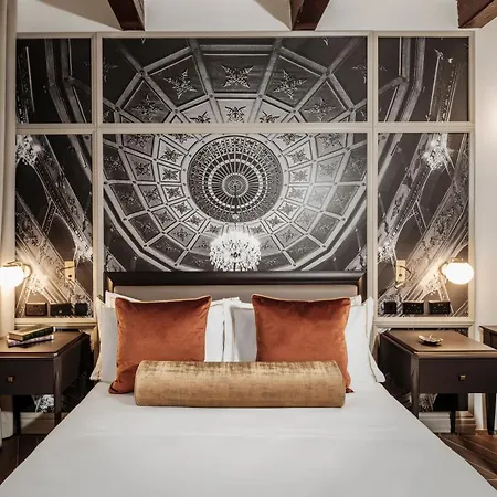 1926 La Galerie Boutique Art 4*