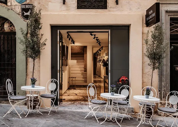 1926 La Galerie Boutique Art 4*